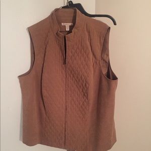Tan vest with zipper